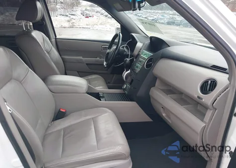 2009 Honda Pilot Touring z USA, uszkodzony, nr VIN 5FNYF48959B053187